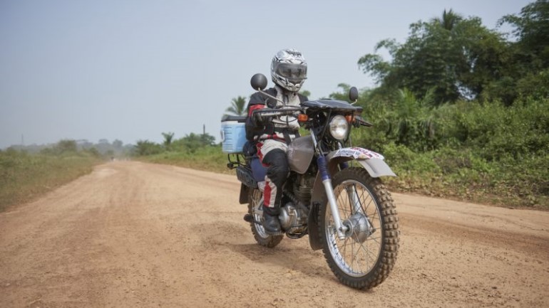 Η ομάδα Yamaha Ténéré World Raid στις εγκαταστάσεις της Riders for Health
